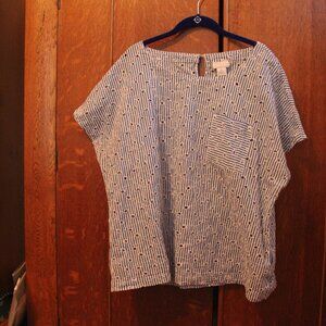 Top, blue & white. Size XL. Liz Claiborne brand. Like New.